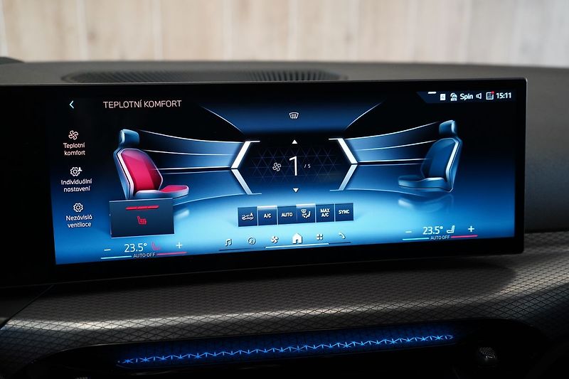 BMW Řada 3 320d xDrive Touring, HUD, ACC - fotka 26 z 43