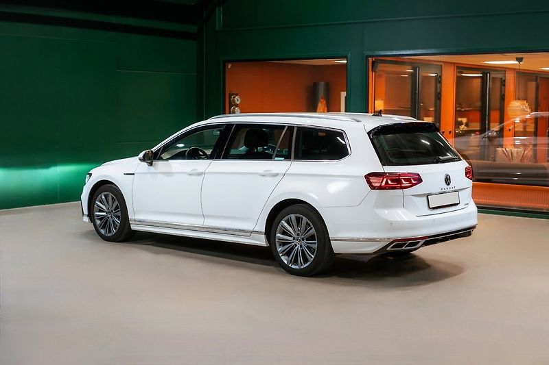 Volkswagen Passat TDI 4M 147kW R-Line - fotka 3 z 21