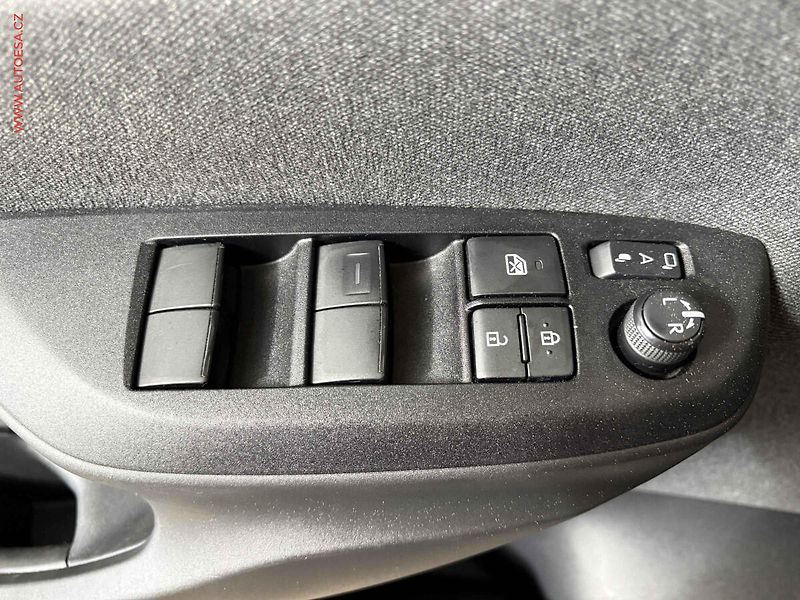 Mazda 2 (2022) 1.5i, 1.maj,ČR, AT - fotka 12 z 17