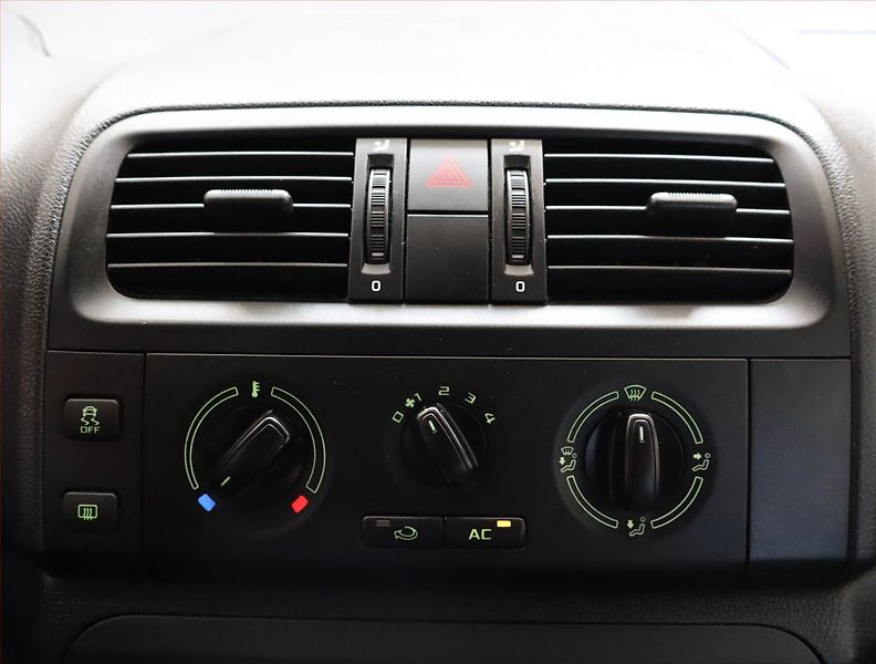 Škoda Roomster (2012) Comfort 1.6 TDI, Eko.zaplacen - fotka 12 z 17