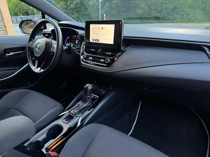 Toyota Corolla 1.8E-Cvt Comf Sport 1.MAJ.DPH - fotka 22 z 28