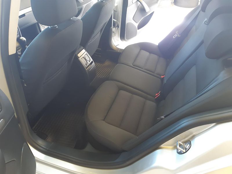 Škoda Octavia 1.6 MPI DIGIKLIMA vyhř.sedaky - fotka 16 z 22