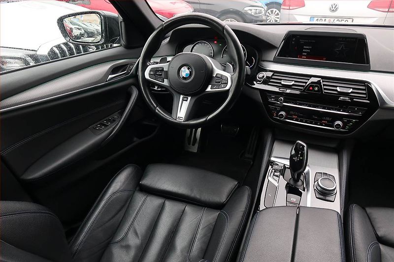 BMW Řada 5 (2019) M Sport 540i xDrive - fotka 7 z 22