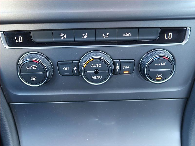 Volkswagen Golf (2016) 1.2 TSI, Tempomat - fotka 15 z 16