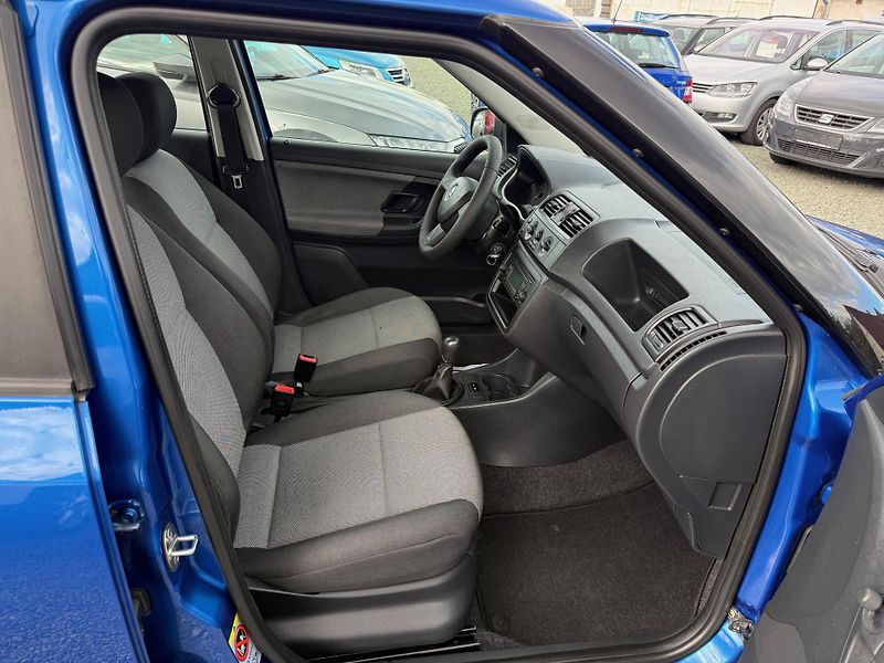 Škoda Fabia 1.2i KLIMA - fotka 9 z 12