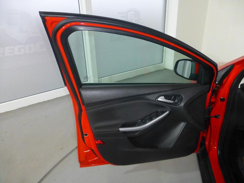 Ford Focus (2015) 1,5T-110KW*ALU*PARK.S*PŮVOD ČR - fotka 10 z 25