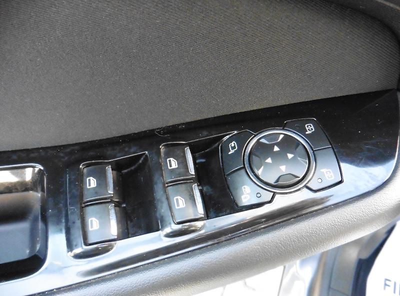 Ford Galaxy 2.0 TDCi Titanium Navi 7.míst - fotka 19 z 24
