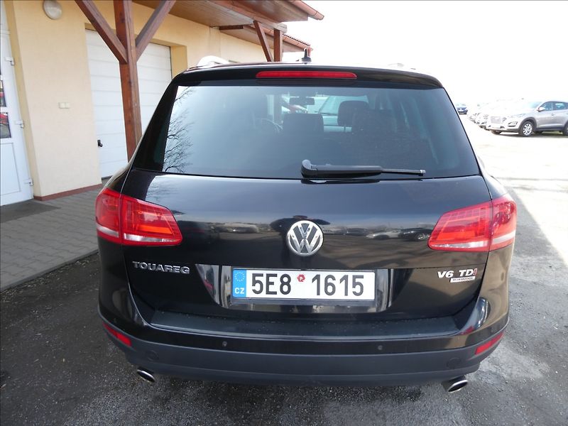 Volkswagen Touareg 3,0 TDi V6 180kW,2xkola,závěs - fotka 8 z 50
