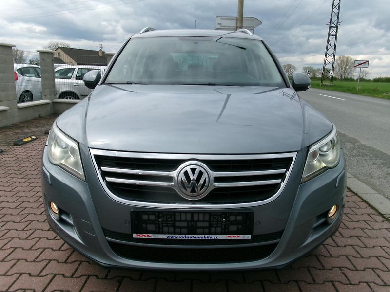 Volkswagen Tiguan (2010) 2,0TDI DSG AC 4x4 TEMP TAŽNÉ - fotka 3 z 31