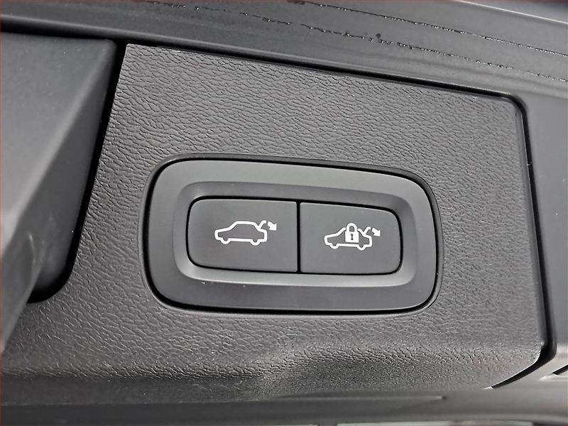 Volvo XC60 (2021) Inscription B4 AWD - fotka 27 z 27