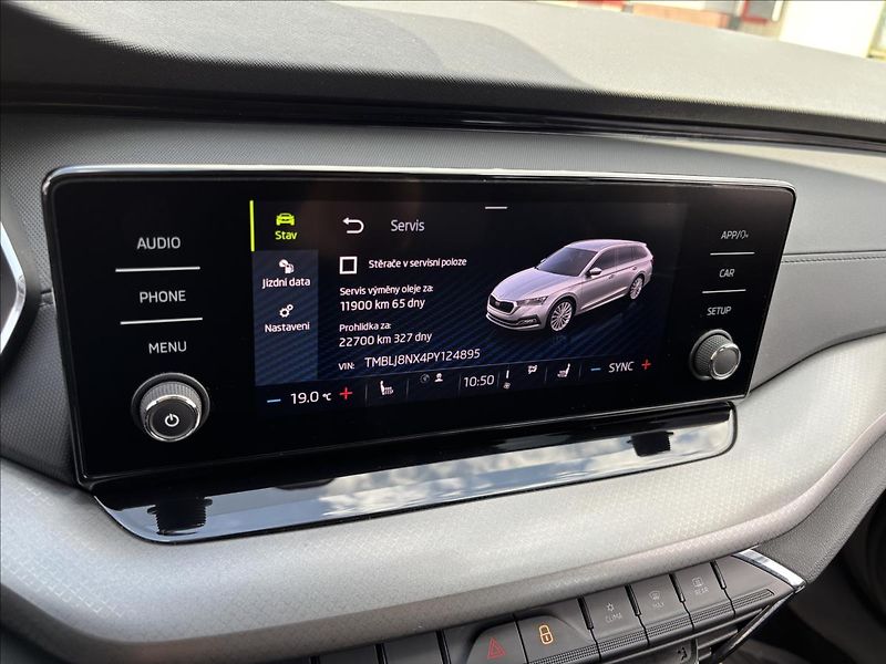 Škoda Octavia 2,0 TDI 110kW Ambition DSG 4x4 - fotka 33 z 42