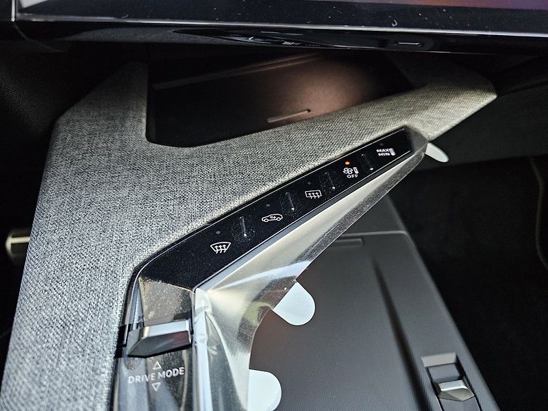 Peugeot 5008 (2026) GT Hybrid 145 e-DCS6 - fotka 14 z 17