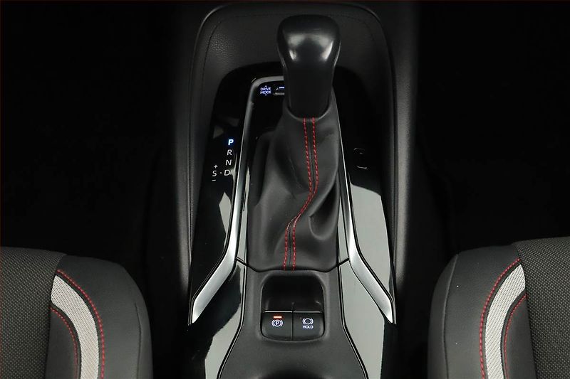 Toyota Corolla (2021) GR Sport 2.0 Hybrid - fotka 10 z 19