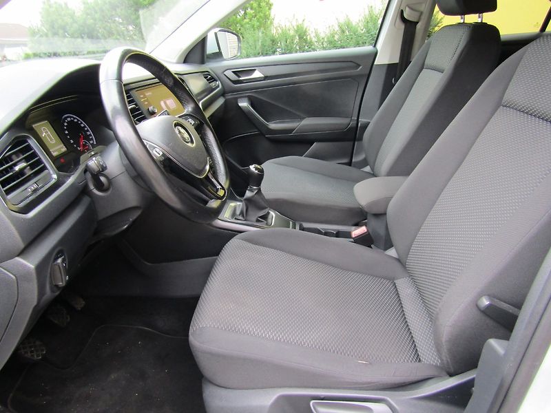 Volkswagen T-Roc (2018) 1.0 TSI 85kW  1.majitel - fotka 19 z 39