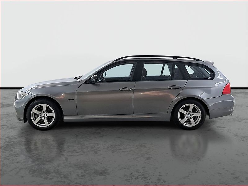 BMW Řada 3 (2009) 318 i, Tempomat - fotka 3 z 18