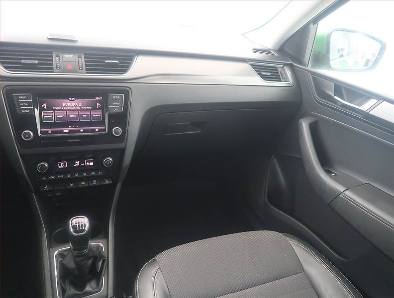 Škoda Rapid (2017) Style Plus 1.0 TSI, Xenony - fotka 8 z 14