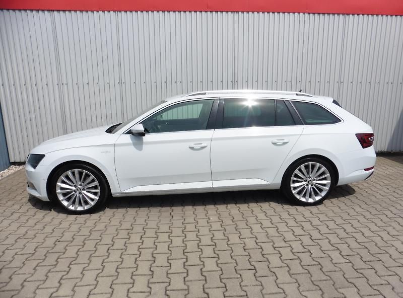 Škoda Superb III Combi 2.0 TSi Laurin & Kle - fotka 5 z 18