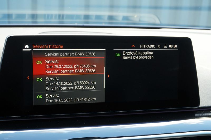 BMW Řada 5 530d xDrive, Kamera, ČR, Hi-Fi - fotka 27 z 40