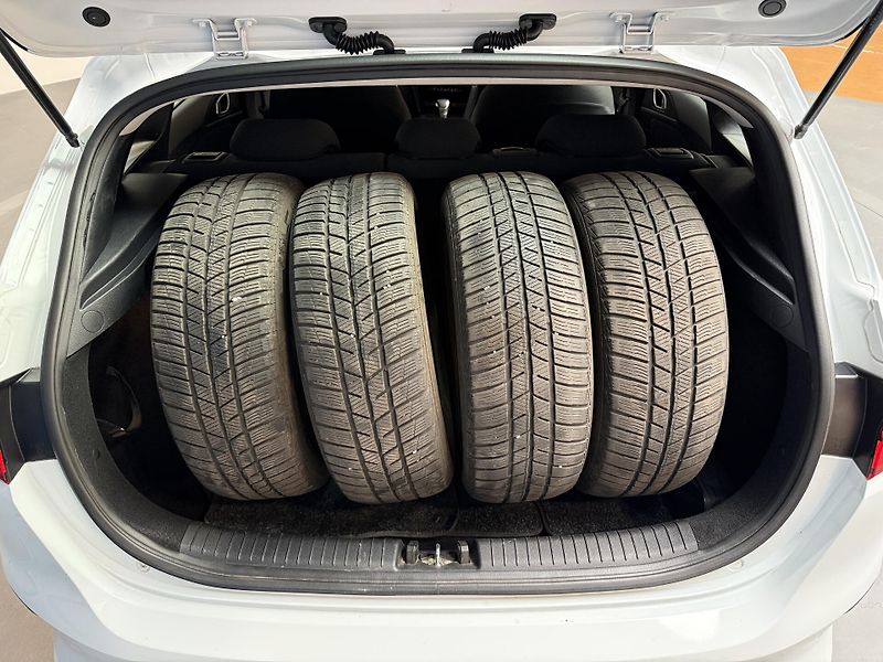 Kia Ceed 1.5 T-GDI 118kW Spin DCT - fotka 12 z 13