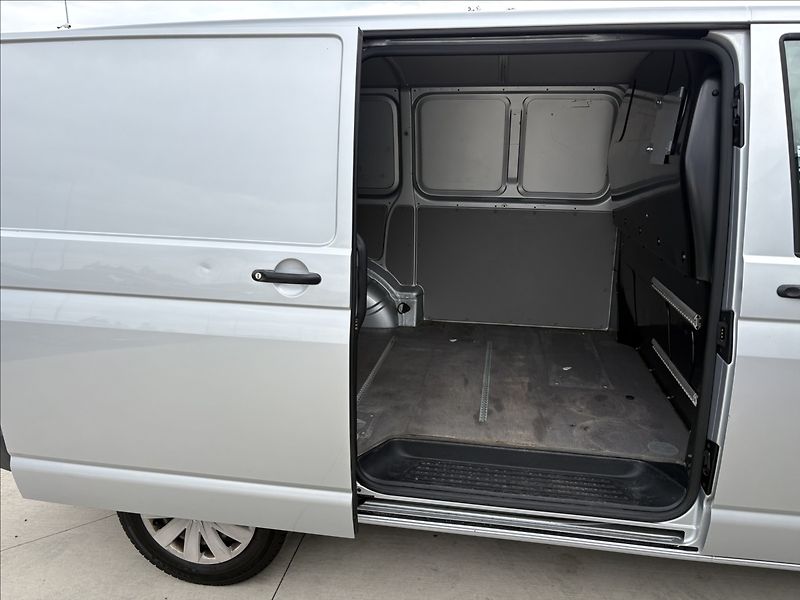 Volkswagen Transporter T6 2,0 TDI 110 KW CZ 1 DPH - fotka 14 z 15