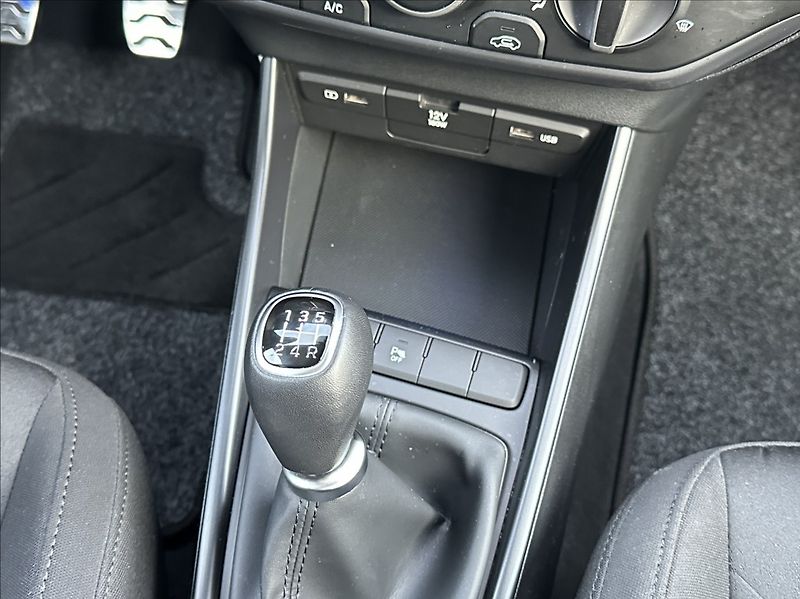 Hyundai Bayon 1,2 84PS  Smart - fotka 27 z 55