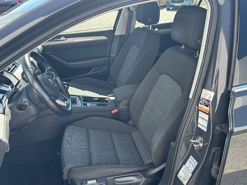 Volkswagen Passat Business 1,5TSI - fotka 6 z 26