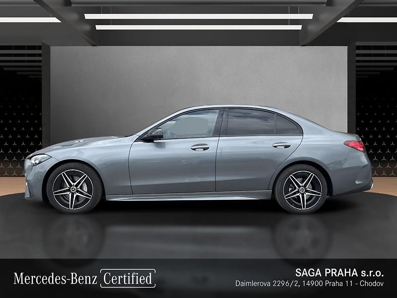 Mercedes-Benz Třídy C 220 d 4MATIC AMG Night - fotka 6 z 18