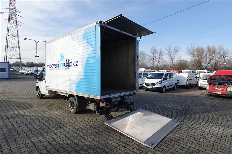 Ford Transit 2,4 TDCi  SKŘÍŇ ČELO - fotka 14 z 30