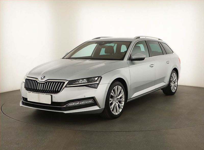 Škoda Superb (2021) Laurin&Klement 2.0 TDI - fotka 2 z 24