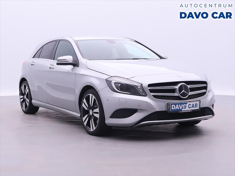 Mercedes-Benz Třídy A 1,6 180i 90kW CZ Sport Xenon - fotka 1 z 30