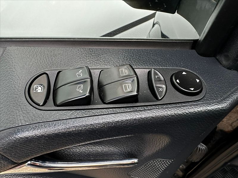 Mercedes-Benz Viano 3,0 CDI 165KW-EXTRALONG 7MIST - fotka 21 z 42