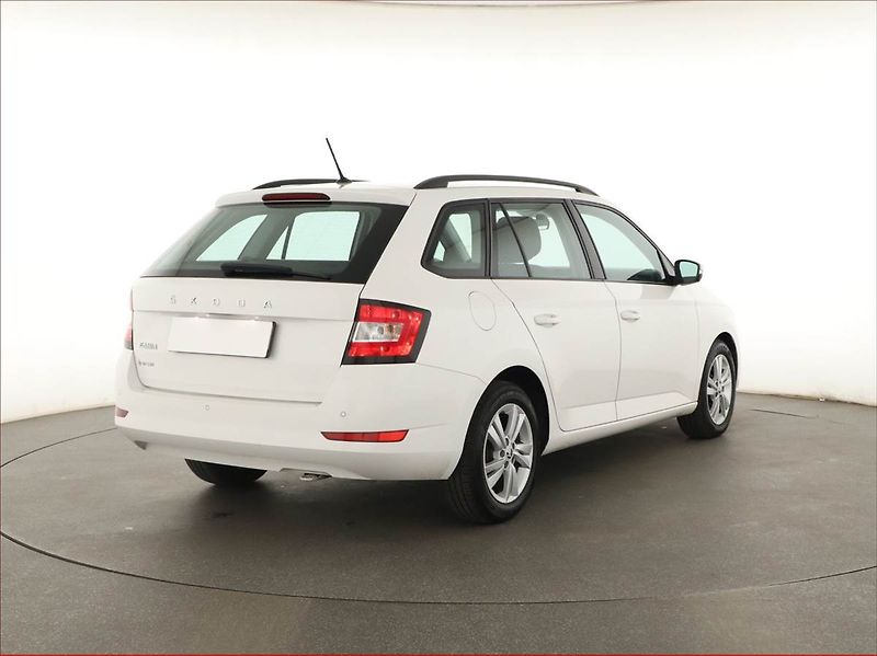 Škoda Fabia (2022) Ambition 1.0 TSI, ČR,1.maj - fotka 5 z 14