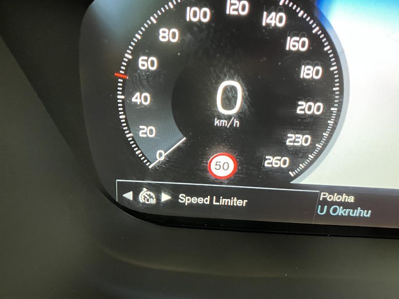 Volvo XC60 B4 AWD Inscription AT8, ČR - fotka 26 z 41