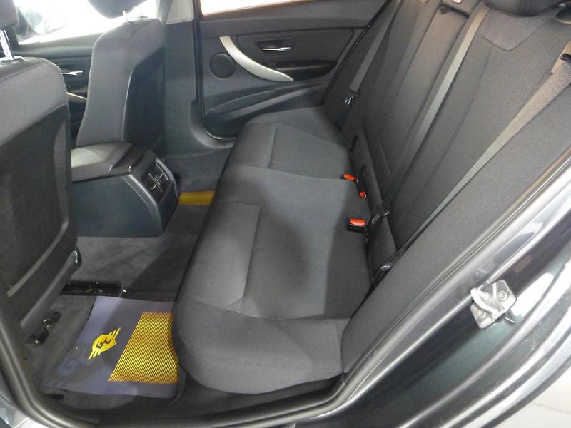 BMW Řada 3 (2013) 2,0D-120KW*NAVI*VYHŘ.SED*XENON - fotka 16 z 28