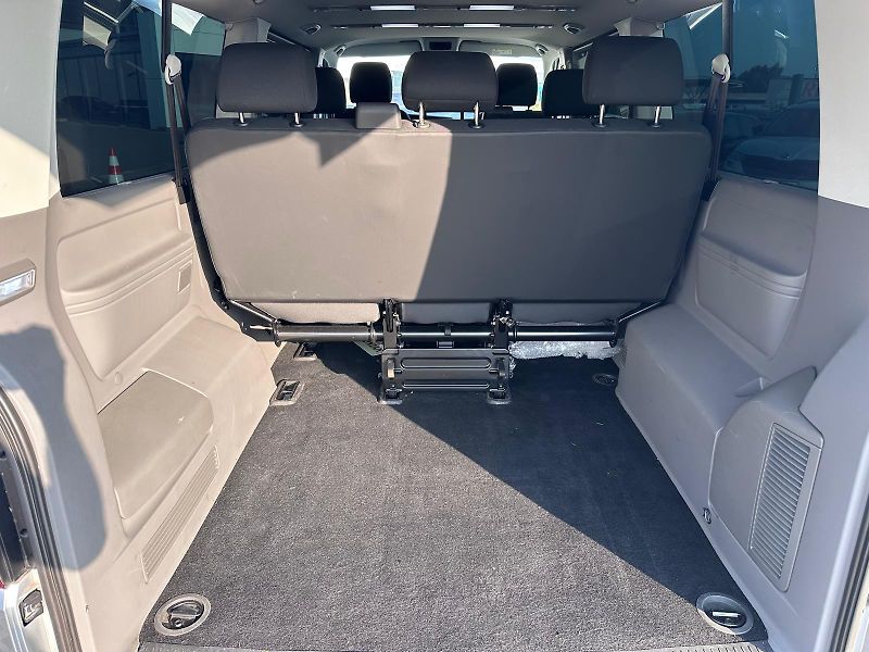 Volkswagen Caravelle 2.0 TDI DSG 110kW - fotka 17 z 17
