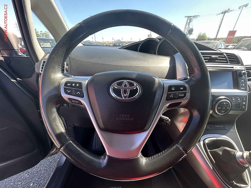 Toyota Verso (2015) 1.6D-4D, ČR, autoAC - fotka 12 z 19