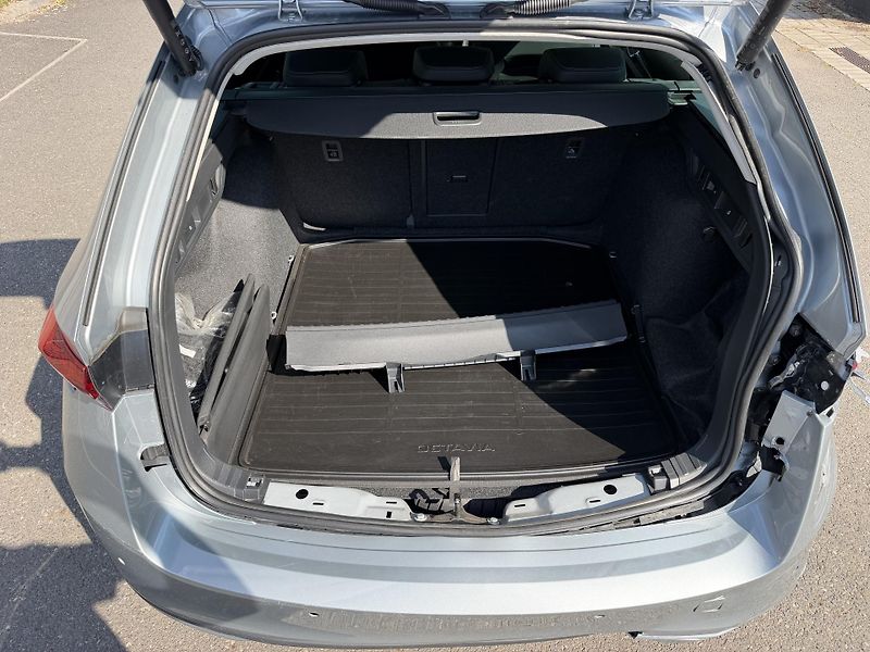 Škoda Octavia Kombi 2,0i 150kW 4x4 závěs - fotka 22 z 23