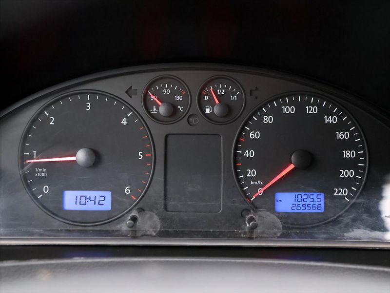 Volkswagen Multivan 1,9 TDI 75kW Startline - fotka 17 z 35