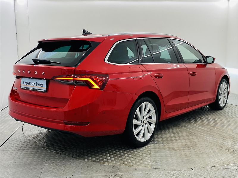 Škoda Octavia 2,0 TDI DSG 110kW Style Plus - fotka 2 z 25