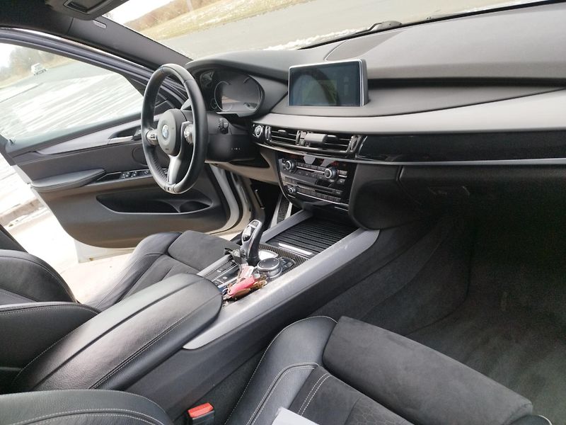 BMW X5 (2015) 4.0D,M-PACKETvolat 608 081 843 - fotka 14 z 16