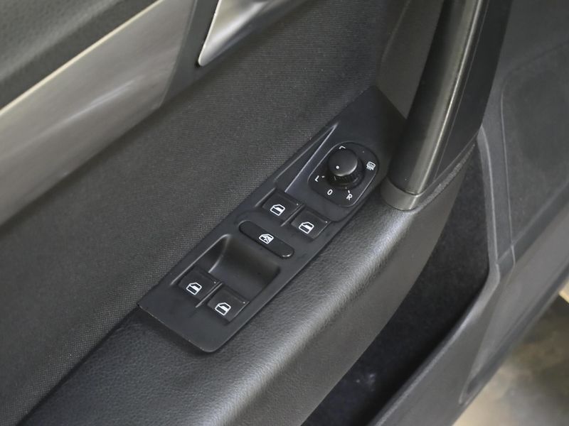 Volkswagen Passat - fotka 13 z 25