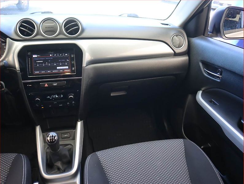 Suzuki Vitara (2015) 1.6 VVT, Tempomat - fotka 8 z 19