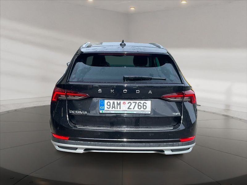 Škoda Octavia 2,0 TDI Scout 4x4 DSG - fotka 5 z 11