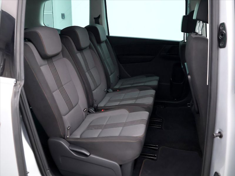 Volkswagen Sharan 2,0 TDI 135kW Comfortline DSG - fotka 12 z 39