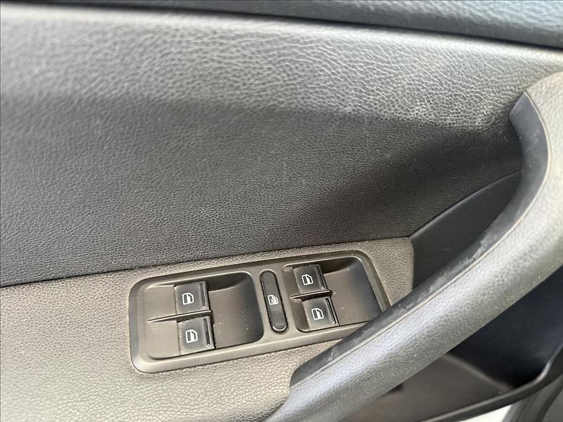 Škoda Yeti 2,0   TDI 81kW,4x4,SERVISKA,TA - fotka 10 z 29
