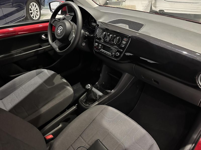 Volkswagen up! (2014) - fotka 31 z 45