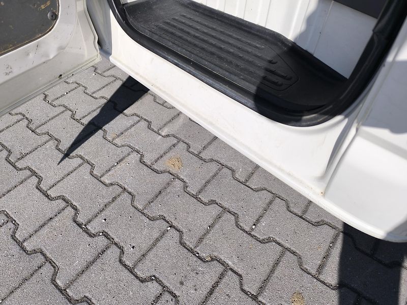 Volkswagen Transporter (2004) 1.9 TDI SERVISNÍ KN.DOL. KM - fotka 24 z 42