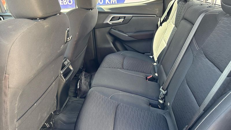 Isuzu D-Max (2025)  Double Cab AT 4x4 1.9 120kW - fotka 7 z 29