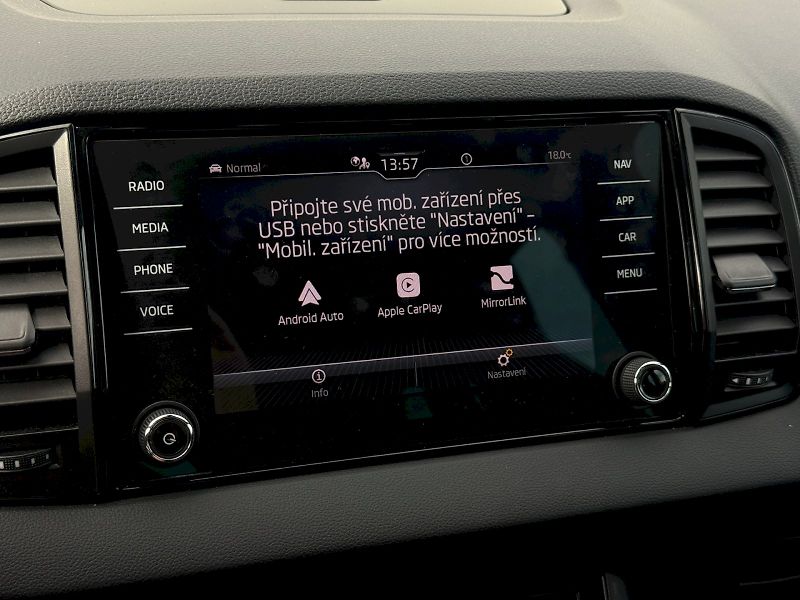 Škoda Karoq (2024) 1.5 TSI 110 kW DSG SportLine - fotka 16 z 23