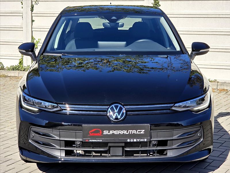 Volkswagen Golf 1,5 eTSi 110kW DSG Tov.záruka - fotka 2 z 22